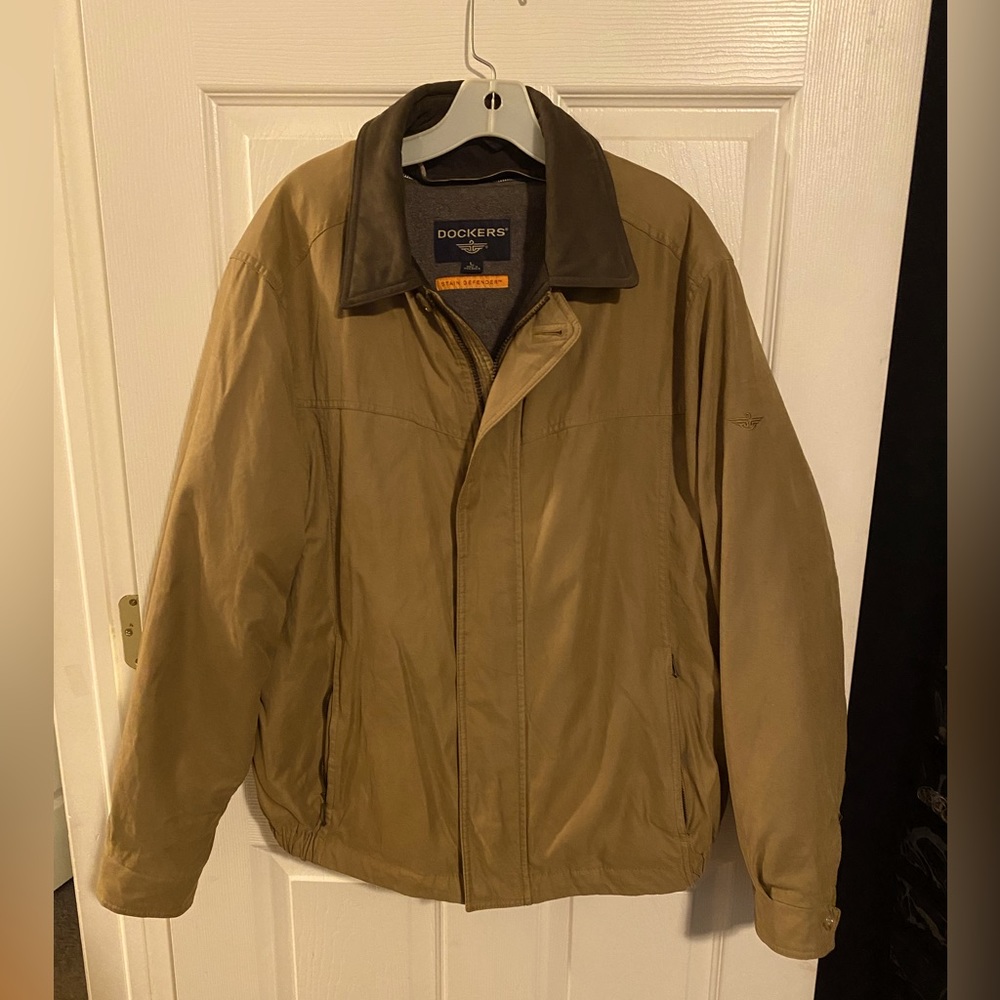 Men’s Dockers camel colored coat size L